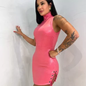 Vestido Curto com Ihós nas Laterais